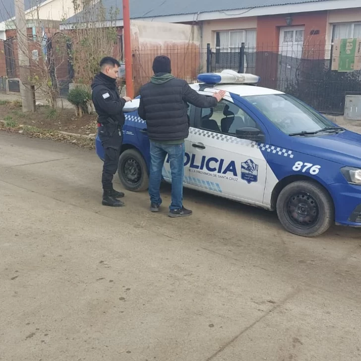 “No tienen perdón de Dios”: a plena luz del día se robaron la malla perimetral de una iglesia de Río Gallegos