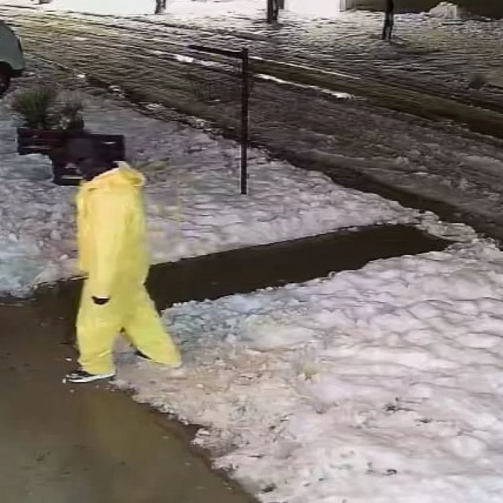 A punta de cuchillo, amenazaron a encargados y asaltaron verdulerías llevándose la recaudación A punta de cuchillo, amenazaron a encargados y asaltaron verdulerías llevándose la recaudación