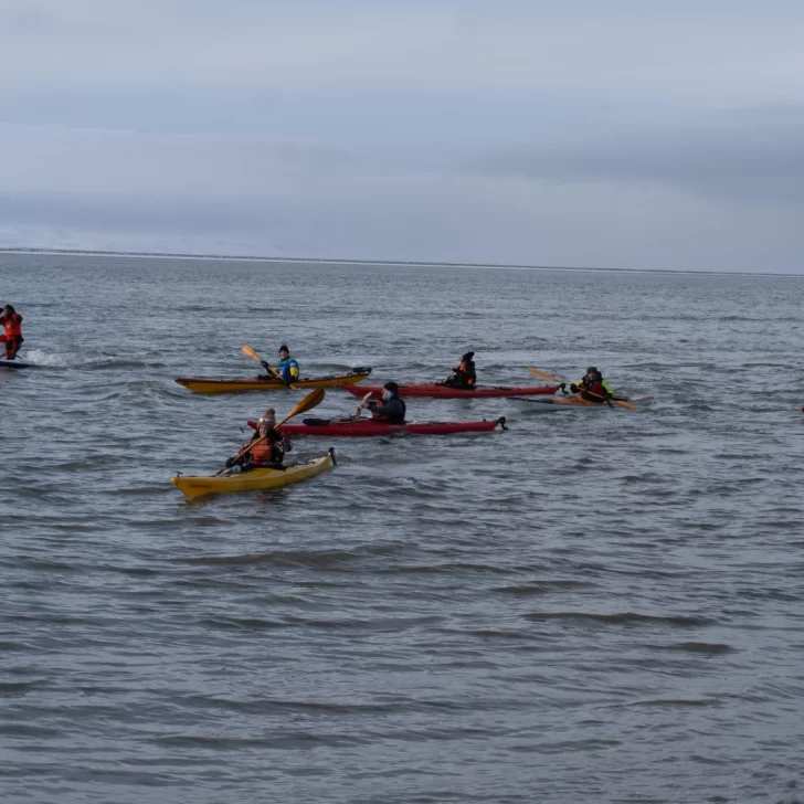 Río Gallegos: realizaron travesía en kayak por el aniversario de Prefectura Naval