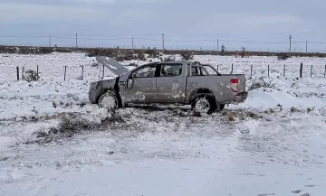 Una camioneta volcó en la ruta cerca de Cañadón Seco: tres personas resultaron heridas