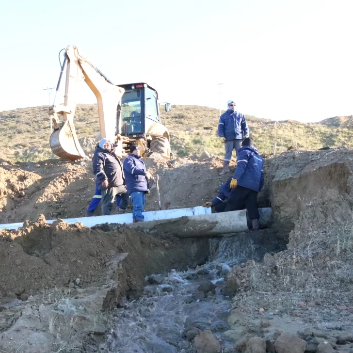 Corte de agua en Comodoro Rivadavia y Caleta Olivia por una nueva rotura del acueducto: ¿Cuándo regresará el servicio?