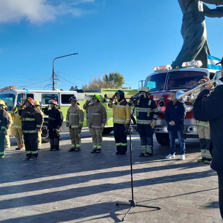 Bomberos voluntarios de Caleta Olivia y Las Heras celebraron su día en El Gorosito