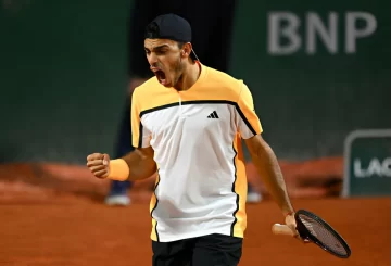 Fran Cerúndolo dio el golpe, venció a Tommy Paul y está en octavos de Roland Garros