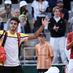 Fran Cerúndolo estuvo a un paso de la hazaña pero Djokovic impuso su sello y ya no quedan argentinos en Roland Garros