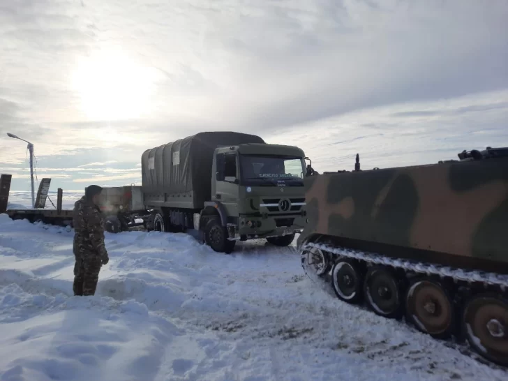 ejercito-santa-cruz-ayuda-nieve-estancias-campo-5-728x546