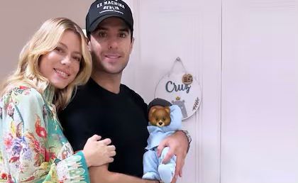 Nicole Neumann y Manu Urcera le dieron la bienvenida a su hijo Cruz: “Te amamos”