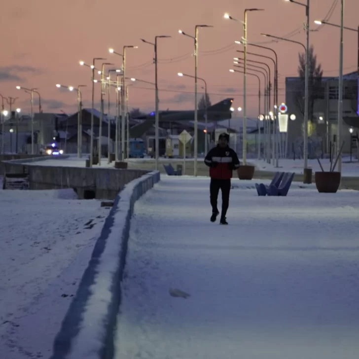 Río Gallegos recibió el invierno 2024 con temperaturas bajo cero y nieve