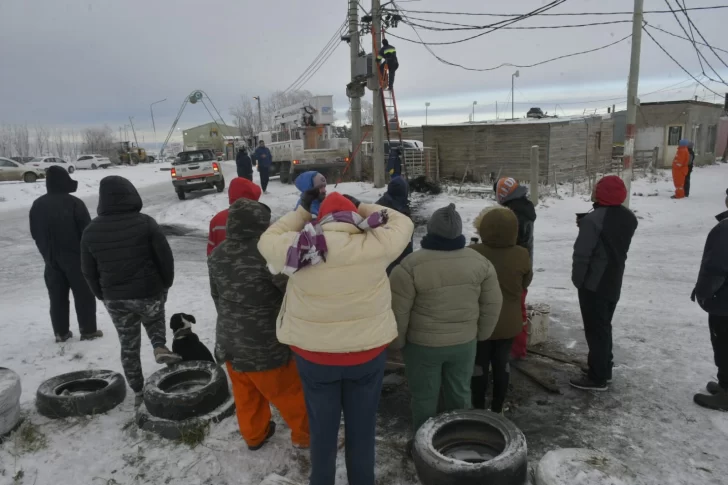 madres-a-la-lucha-servicios-publicos-sin-luz-6-728x485