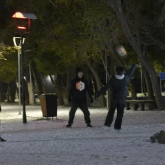 Fotogalería. Cientos de vecinos disfrutaron del feriado con nieve en Río Gallegos