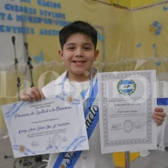 Emotiva promesa a la bandera del sobrino nieto del héroe de Malvinas José Honorio Ortega