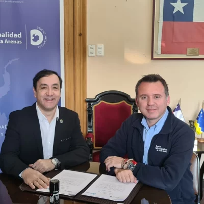 Pablo Grasso firmó un convenio de colaboración con el alcalde de Punta Arenas