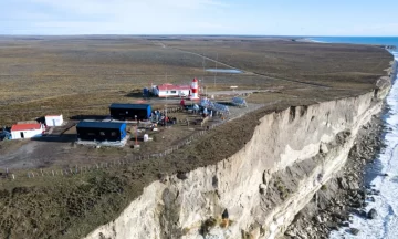 El Gobierno retirará los paneles de territorio chileno tras la advertencia de Boric