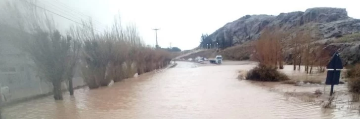 Puerto Deseado quedó aislado por las rutas anegadas tras dos días de lluvia