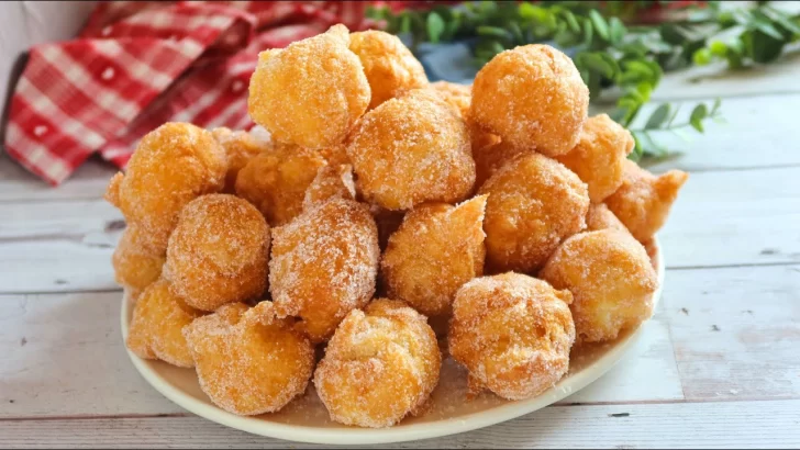 Receta de buñuelos esponjosos con azúcar y canela