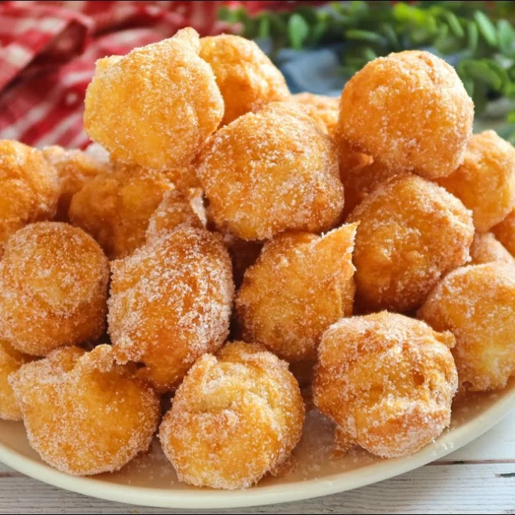 Receta de buñuelos esponjosos con azúcar y canela