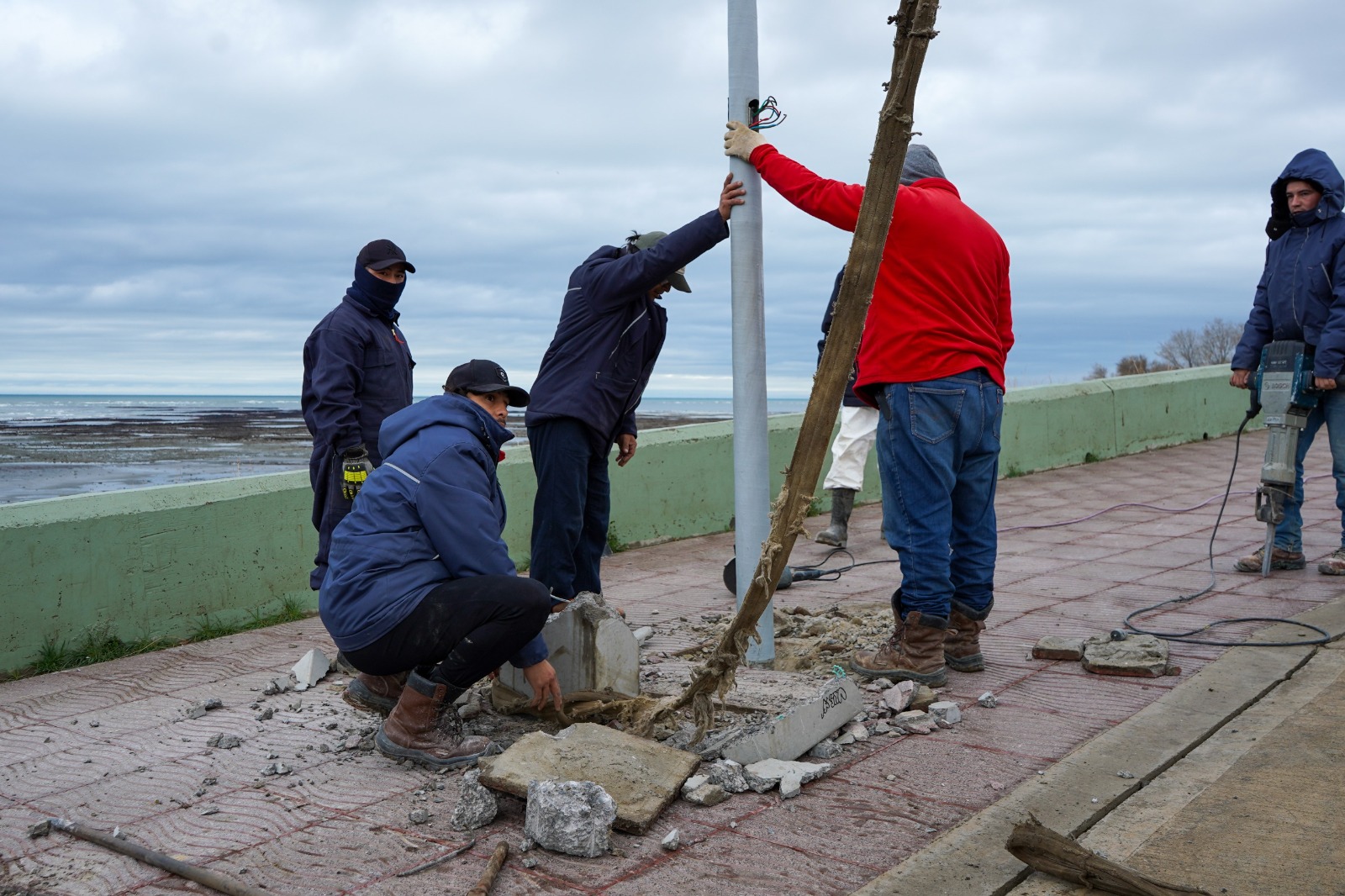 socavon-en-costanera-comodoro-1-728x485