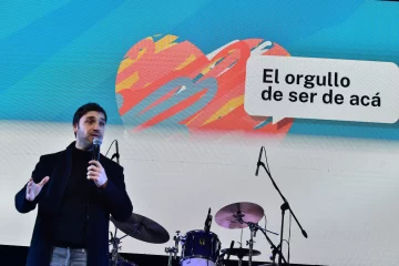 69° aniversario de Chubut: Torres pidió “mirar para adelante, hacer futuro y educar a nuestros chicos”