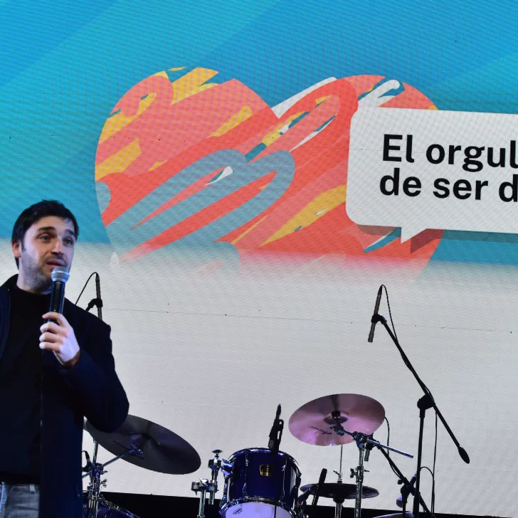 69° aniversario de Chubut: Torres pidió “mirar para adelante, hacer futuro y educar a nuestros chicos”