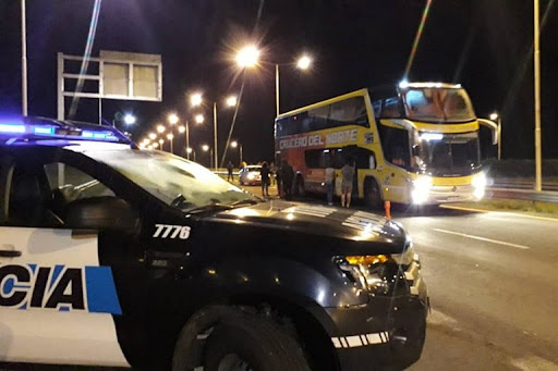 Santacruceño viajaba a la costa con dos frascos con cogollos de marihuana y lo demoraron