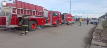 El intendente de Puerto Deseado se lamentó por el incendio en la Fundación: “Duele ver la pérdida de tanto sacrificio y dedicación”