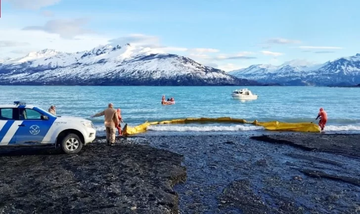 Lago-Argentin-actuaron-por-un-derrame-de-combustible-en-arroyo-728x433