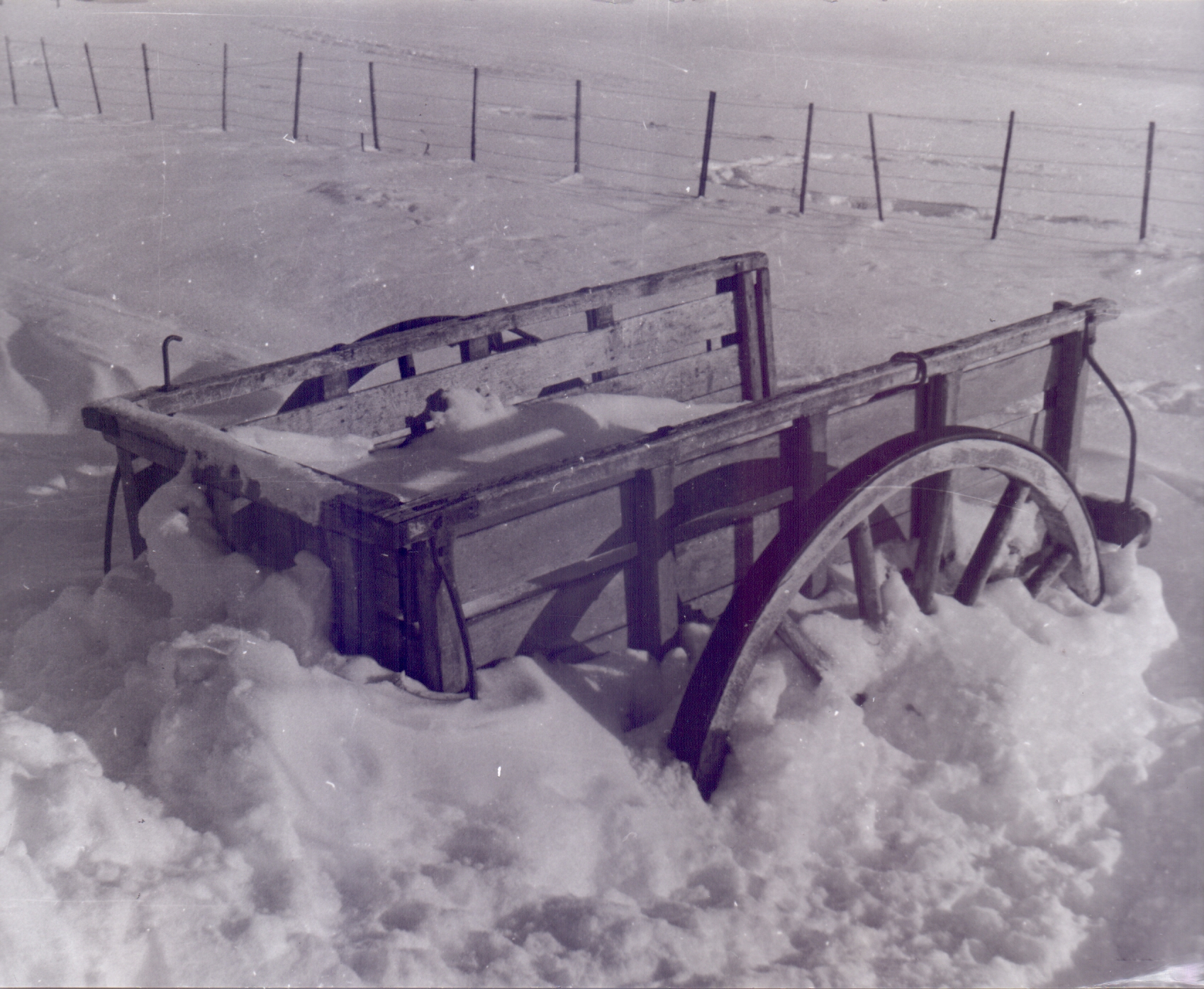 NEVADA-95-26-27-JULIO-1995CARRO-TAPADO-NIEVE-728x598