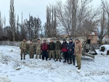 El Ejército Argentino sigue combatiendo la ola polar en Santa Cruz: “Es emocionante poder ayudar a la gente”