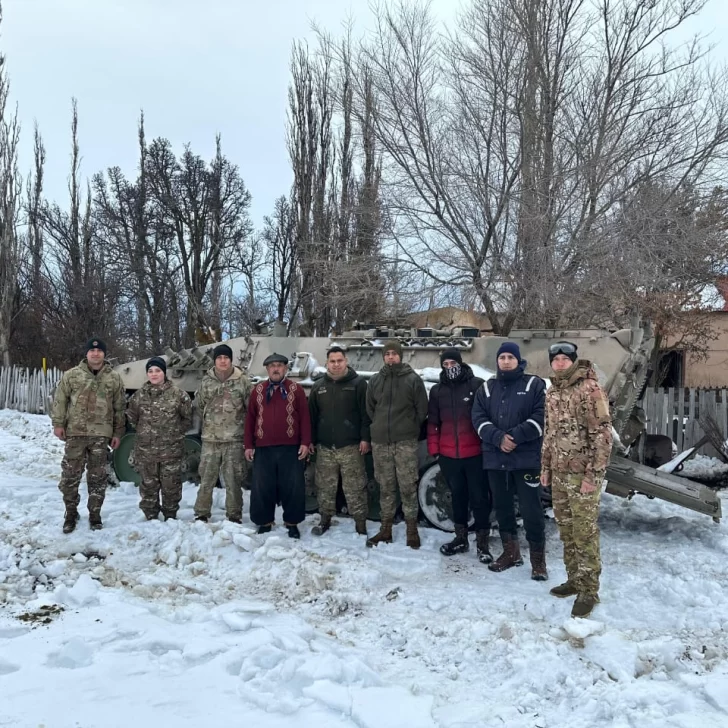 El Ejército Argentino sigue combatiendo la ola polar en Santa Cruz: “Es emocionante poder ayudar a la gente”