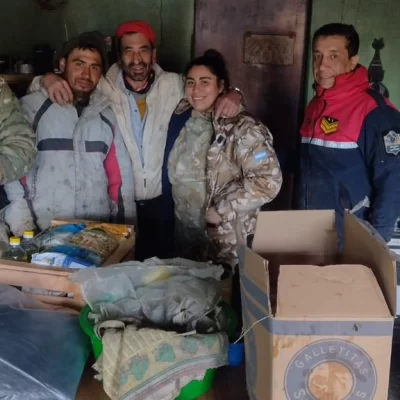 Asistieron a un peón rural que estuvo aislado por más de cuarenta días durante el temporal de nieve