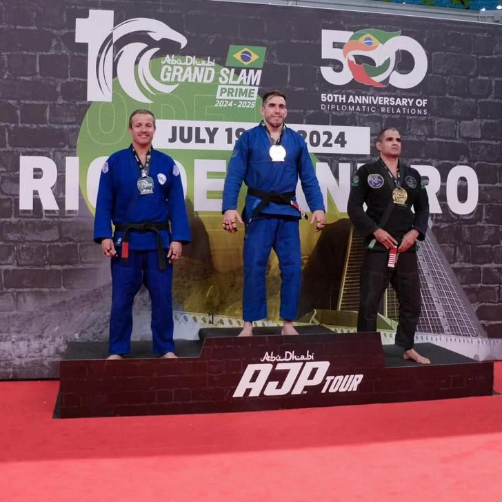 Fernando Olivera, de Irmaos Club de Río Gallegos, campeón de jiu jitsu en Brasil