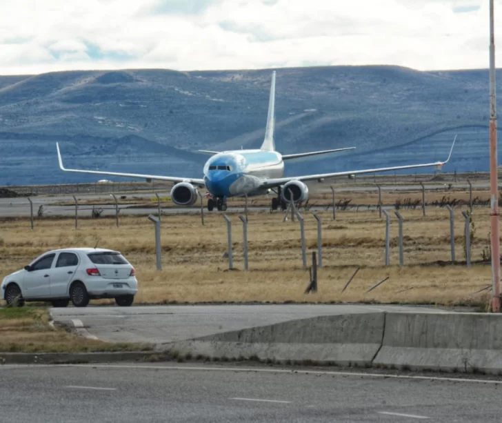 Aerolíneas Argentinas: el retiro de aviones impacta en menos vuelos y pasajes más caros