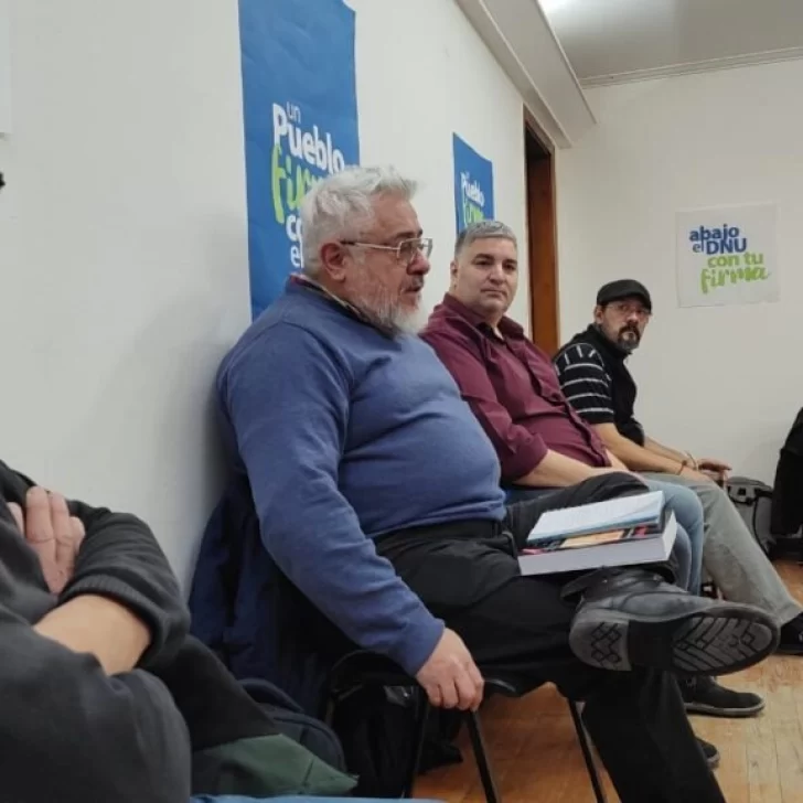 Charla y homenaje a Jorge Cepernic a cargo del historiador Miguel Auzoberria Charla y homenaje a Jorge Cepernic a cargo del historiador Miguel Auzoberria