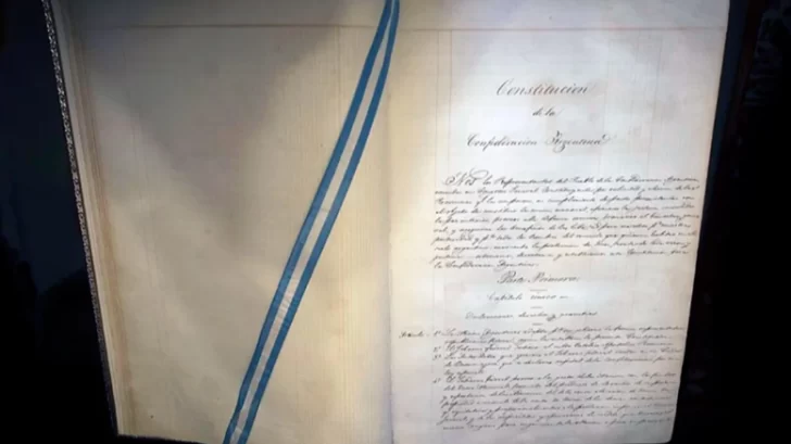 El ejemplar original de la Constitución Nacional de 1853 será parte de la firma del Pacto de Mayo