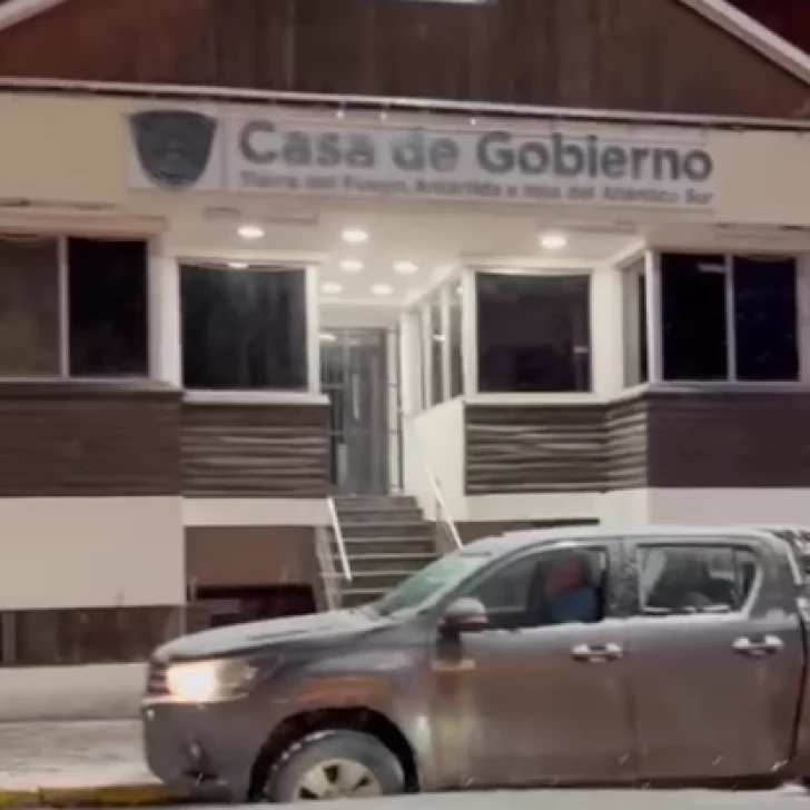 Apagón en Ushuaia: vecinos autoconvocados realizaron un bocinazo afuera de la Casa de Gobierno