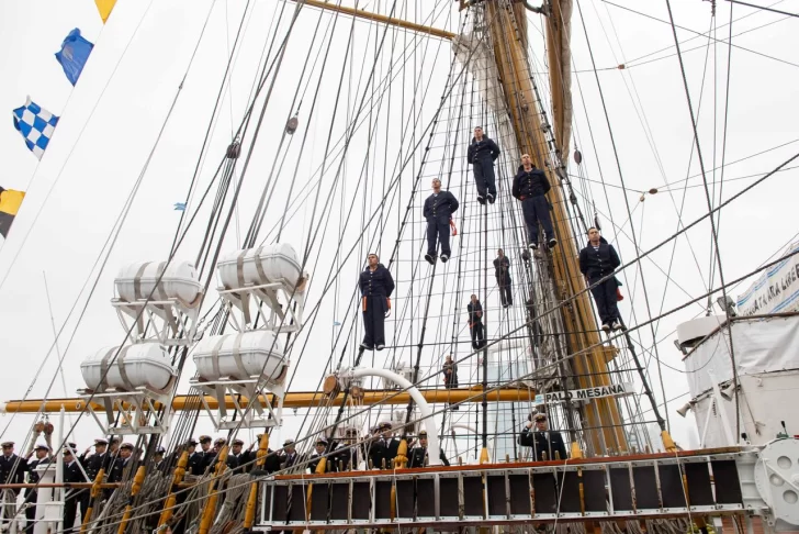 La Fragata ARA “Libertad” inicia una travesía de más de tres meses