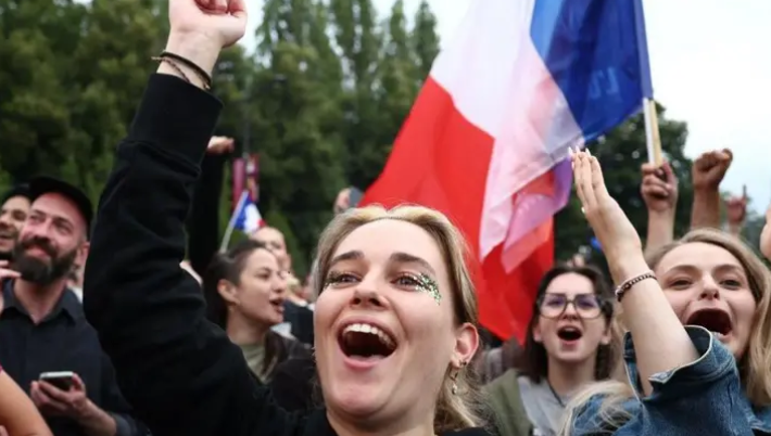 Elecciones en Francia: la izquierda se impuso al partido de extrema derecha