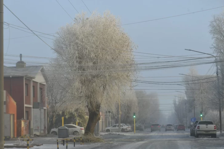 frio-nieve-rio-gallegos-invierno-ciudad-calles-JS-25-728x485
