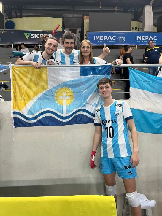 Gonzalo Pedernera fue titular en el debut argentino con victoria en el Sudamericano de vóley