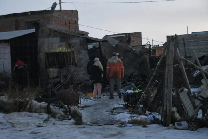 Dos viviendas de Río Gallegos fueron consumidas por las llamas con horas de diferencia y a pocas cuadras de distancia