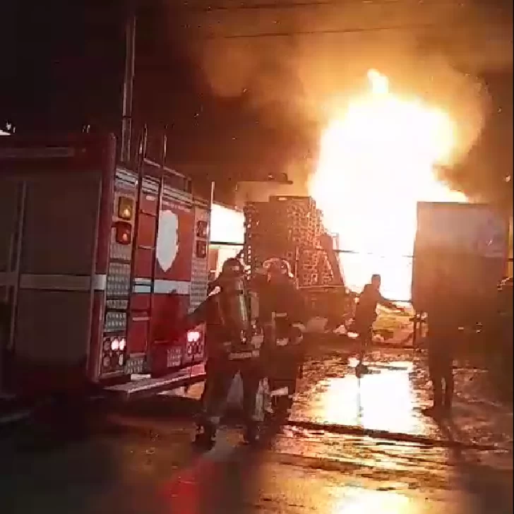 Se incendió el depósito del Ministerio de Salud de Santa Cruz