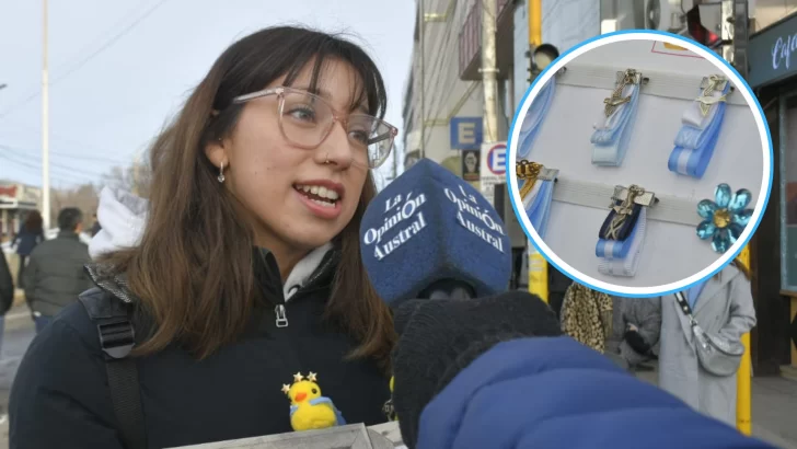 Joven emprendedora vende escarapelas artesanales en Río Gallegos: “Para llevar siempre un pedacito de nuestros colores”