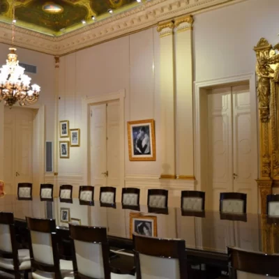 El gobierno evalúa cambiar el nombre del Salón Eva Perón en Casa Rosada para reuniones del Consejo de Mayo