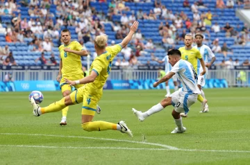 Mirá el golazo de Thiago Almada para el triunfo de Argentina ante Ucrania en los Juegos Olímpicos