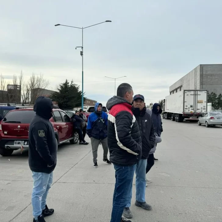 Pesquera de Comodoro despidió a más de 100 trabajadores