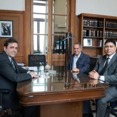 Claudio Vidal se reunió con el secretario de Turismo, Daniel Scioli, en la Casa Rosada