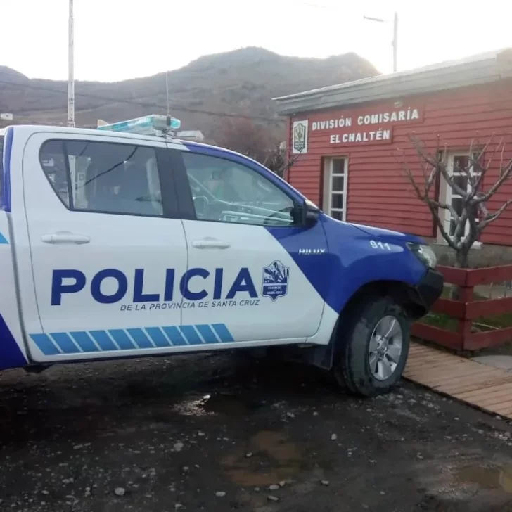 Tragedia en El Chaltén: Un hombre que caminaba desnudo, cayó de un barranco de 30 metros de altura y murió