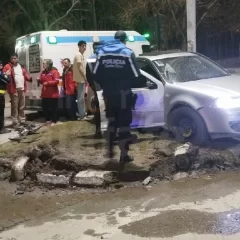 Un joven terminó con lesiones en su columna tras un violento choque en plena zona céntrica