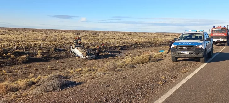 Una pareja de Las Heras murió tras un vuelco: ella salió despedida y él falleció camino al hospital