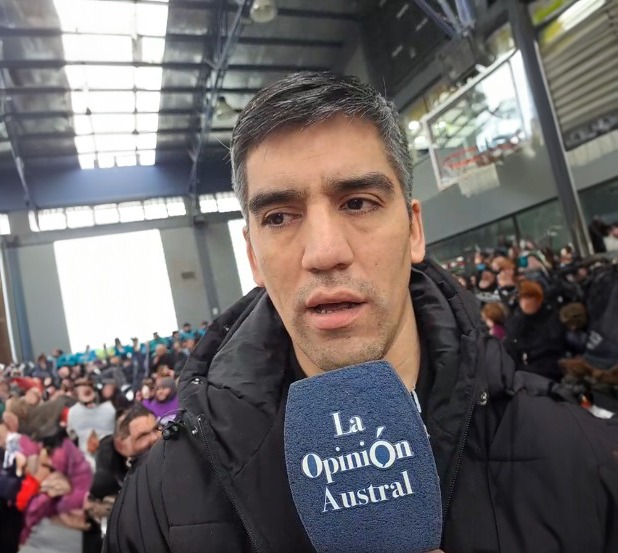  Aldo Aravena, intendente de 28.