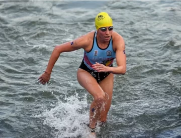 Escándalo en los Juegos Olímpicos: atleta fue internada tras sufrir la contaminación del río Sena